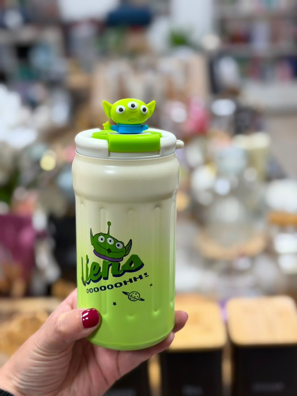VASO TERMICO BICOLOR  CON MUÑECO EN TAPA